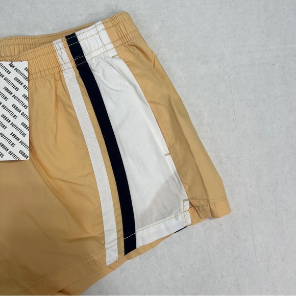 NWT BDG by Urban Outfitters Brandi Micro Short - Picture 2 of 5